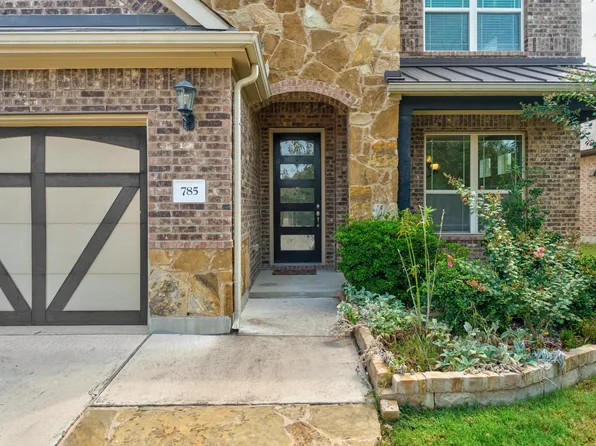 785 Vista Garden Dr, Buda, TX 78610