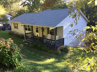 95 Hunters View Dr, Mills River, NC 28759