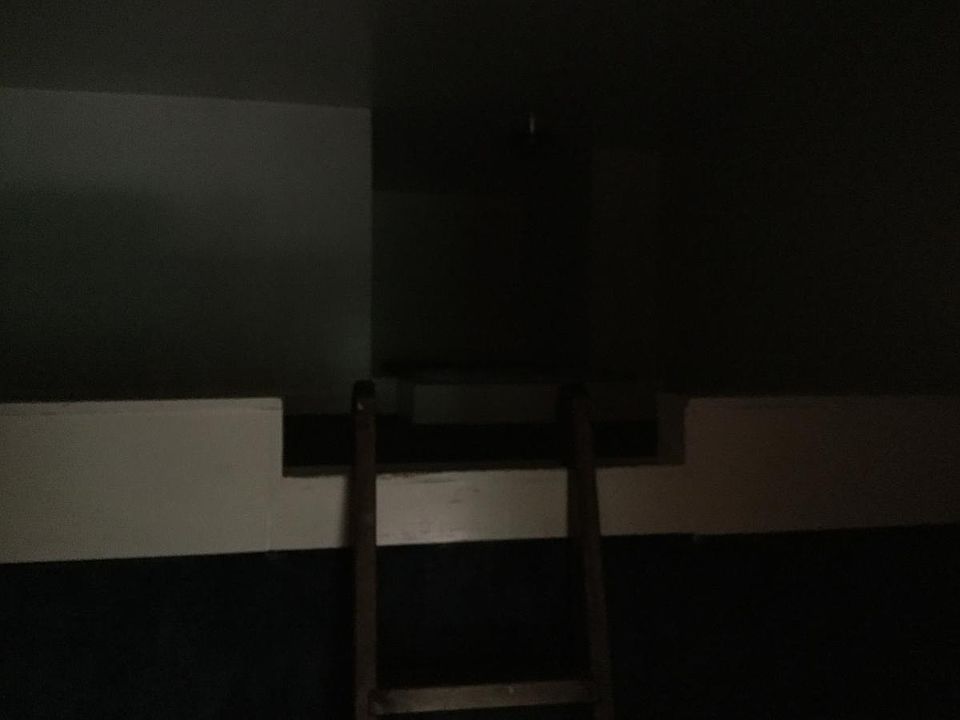 Bed room