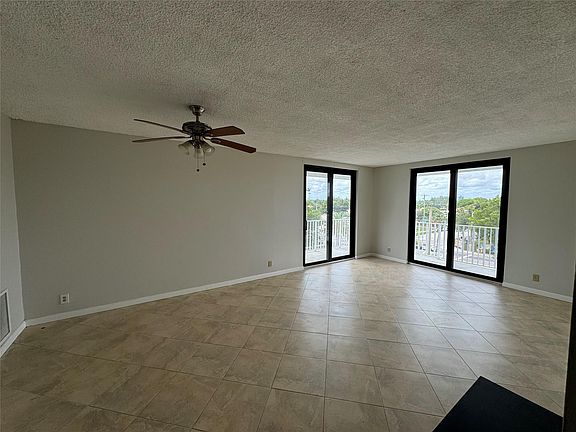 2nd image of 901 Hillcrest #401