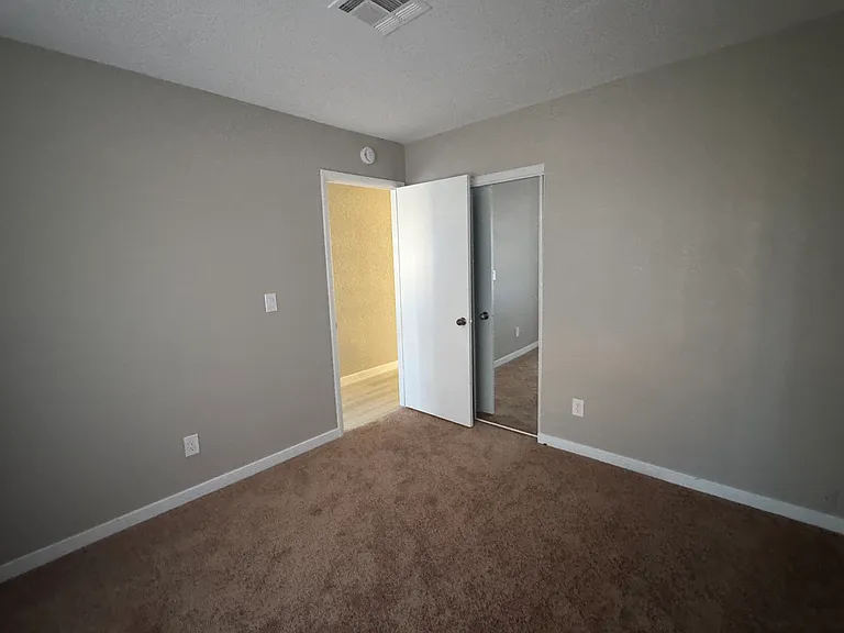 7447 Palermo Ave — Photo 18