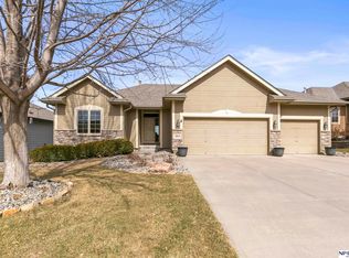 18912 Leavenworth St, Elkhorn, NE 68022