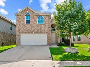 8329 Meadow Sweet Ln, Fort Worth, TX 76123
