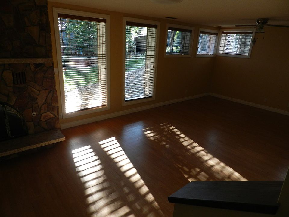 Bright and private with l...