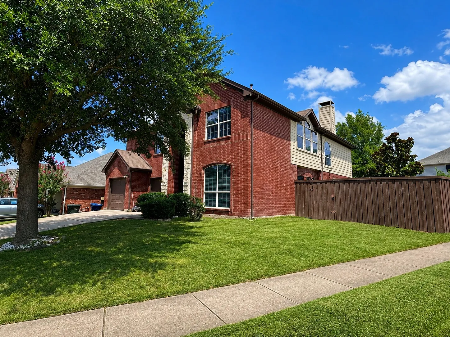 6 bed, 3381 sqft, $3,495 — Photo 2