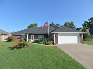 1525 Rockhurst Dr, Fort Smith, AR 72908