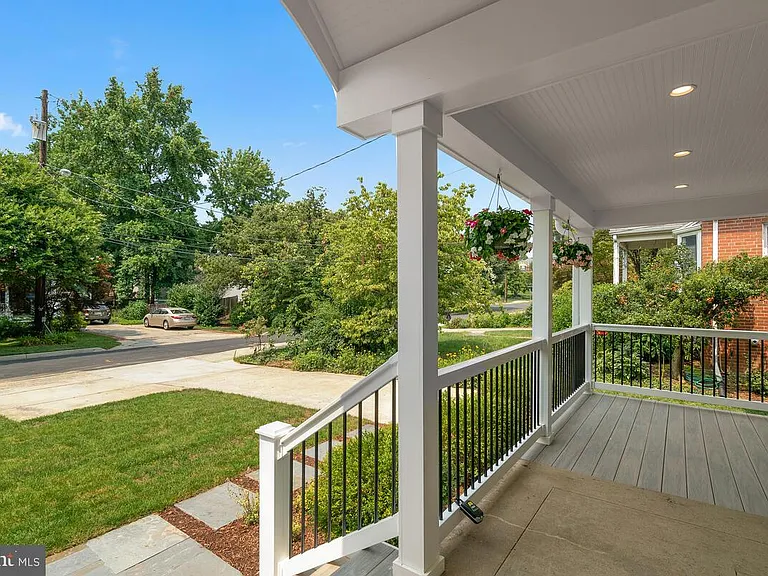 1506 Noyes Dr — Photo 19