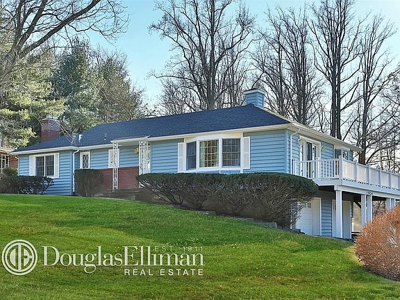 2nd image of 16 Country Club Ln