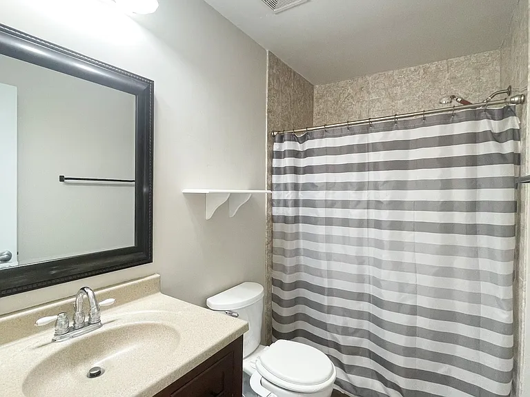 916 Appleby Ct — Photo 26