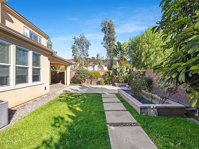 2854 Alamitos Rd — Photo 34