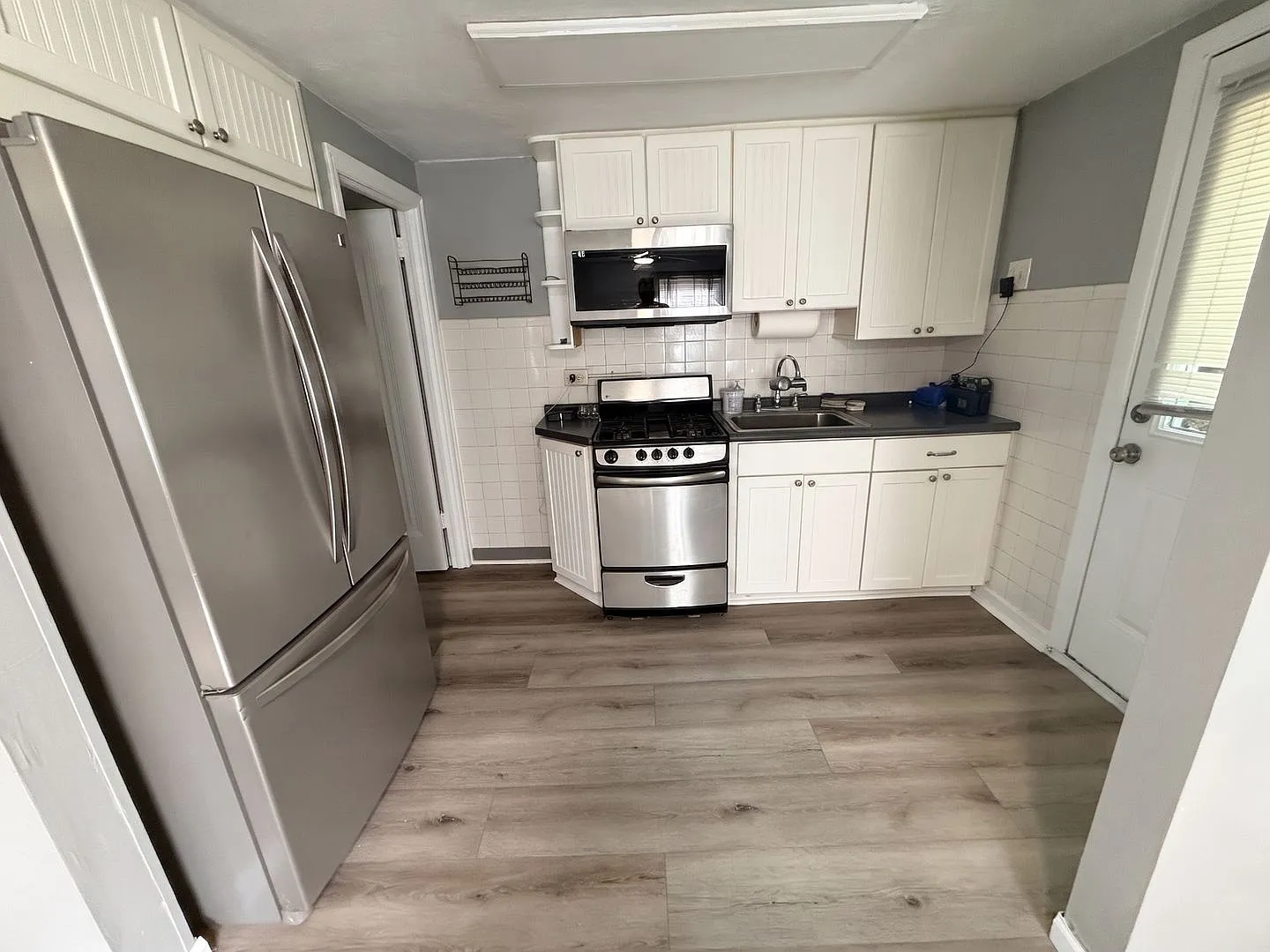 Modern Rental - Swissvale — Photo 2