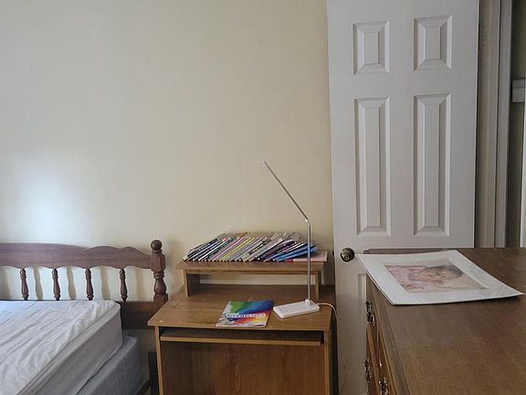 5th image of 9801 Vertain Ct