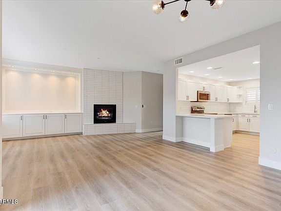 4th image of 19700 N 76TH Street #1011