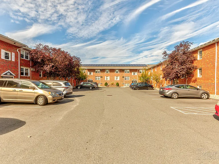 Ashley Arms Apartments — Photo 17