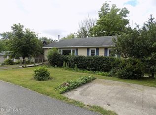120 Housatonic St, Lenox, MA 01240