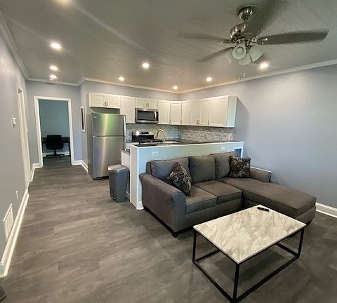 5th image of 1924 E Genesee St #1