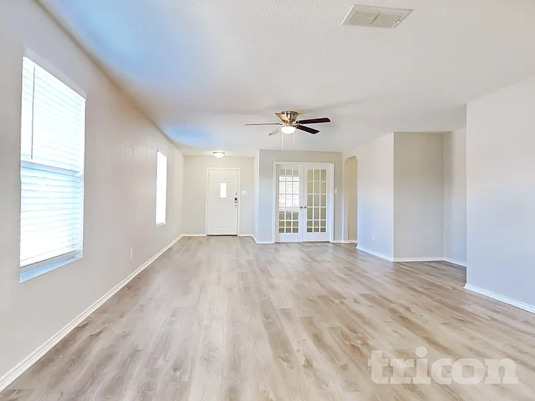 16247 Kentucky Rdg — Photo 2