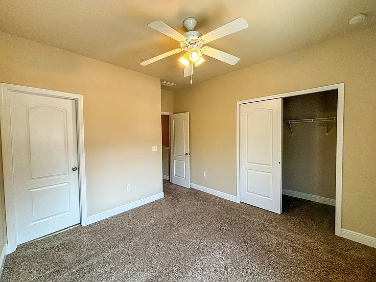 2946 SW 35th Pl #40 — Photo 19