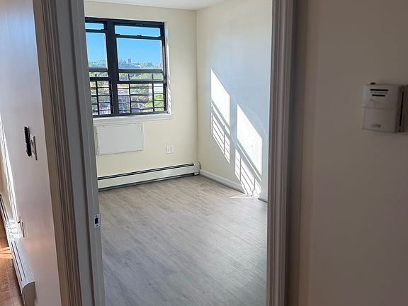 5th image of 3827 3rd Ave #3F