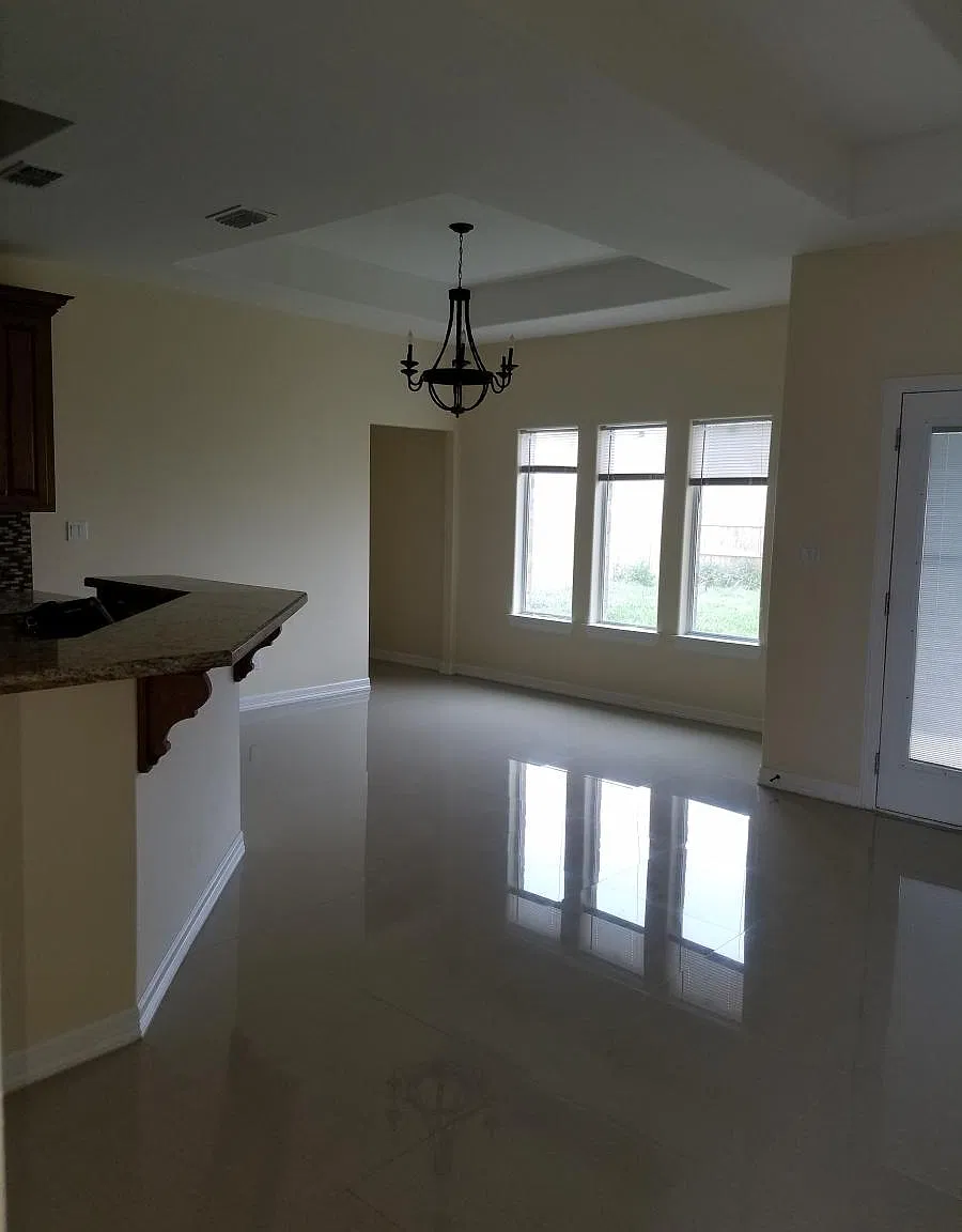 4 bed, 1785 sqft, $2,100 — Photo 3