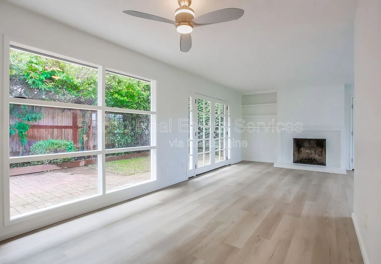 2 bed, 1.0 bath, 1000 sqft, $5,850 — Photo 2