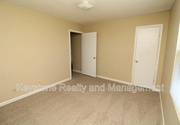 3272 Tower Dr #C — Photo 7