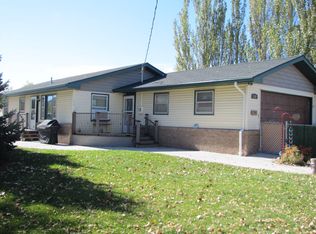 112 Cheyenne Ave, Newcastle, WY 82701