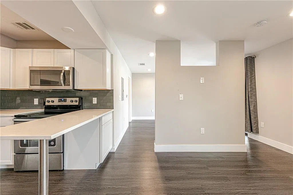1 bed, 1.0 bath, 517 sqft, $920 — Photo 2