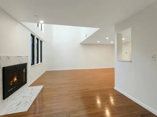 726 Mainsail Lane image 12 of 39