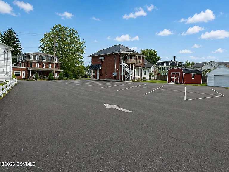117 N Market St — Photo 6