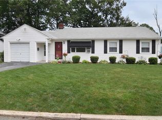 6 Plymouth Rd, North Providence, RI 02904