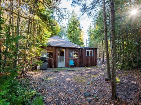 382 Eagle Rd, Northern Bruce Peninsula, ON N0H 2R0