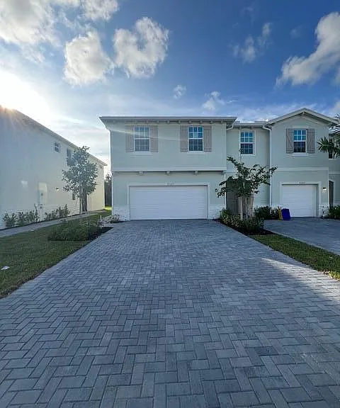 4309 Hammock Grove Dr — Photo 1