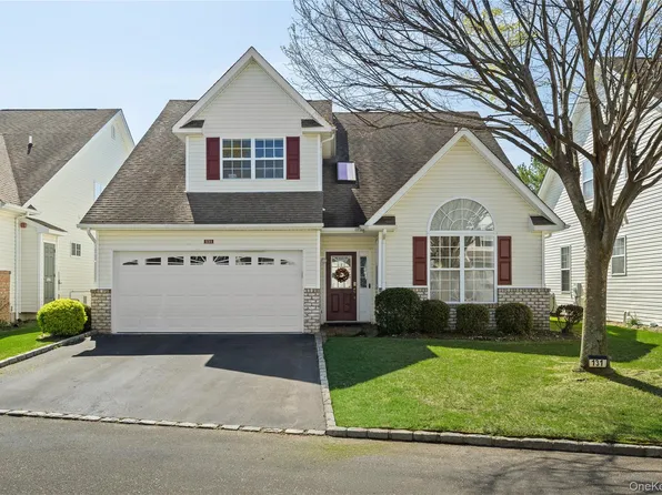 131 Constantine Way, Mount Sinai, NY 11766