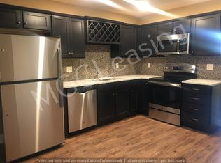 2100 Hickoryleaf Ln, Raymore, MO 64083