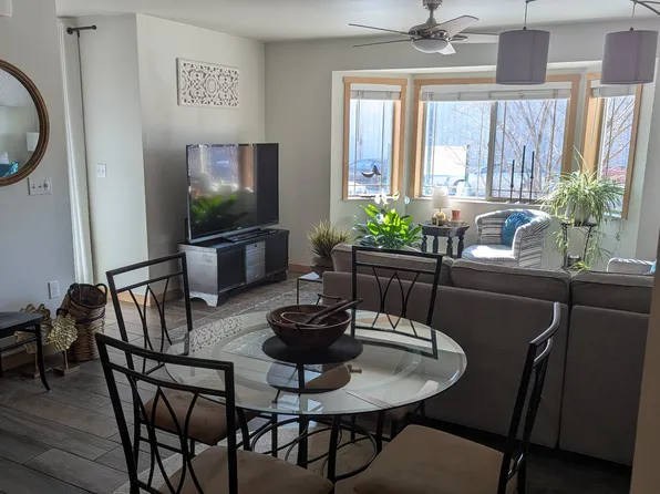 1027 Green Bay St APT 203, La Crosse, WI 54601