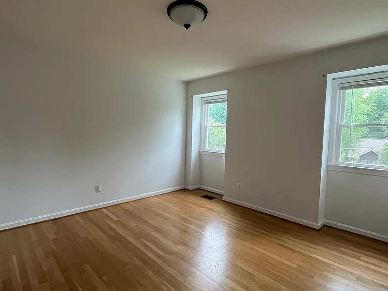 6833 Melrose Dr — Photo 14