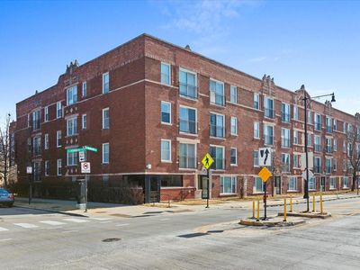 3741 N Milwaukee Ave APT 208, Chicago, IL, 60641