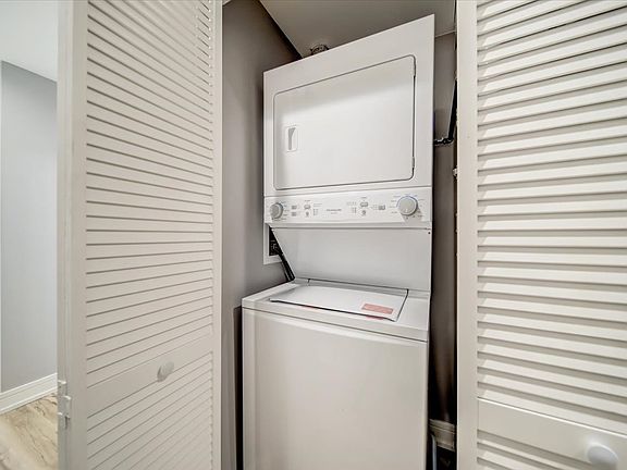 5th image of 6355 N Paulina St #2S