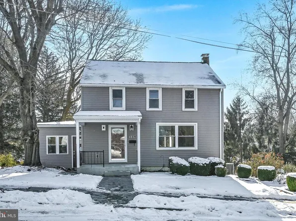 104 E Locust St, Annville, PA 17003