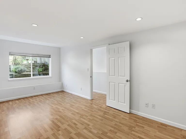 1742 18th Ave — Photo 20