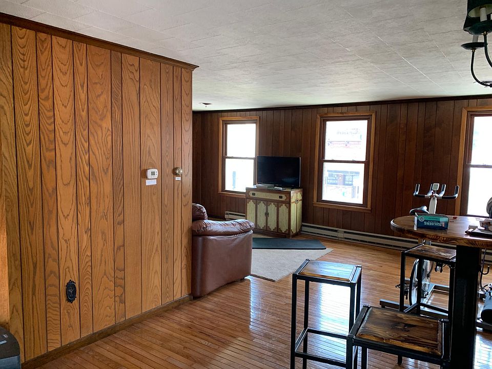 2nd image of 200 N Franklin St #2