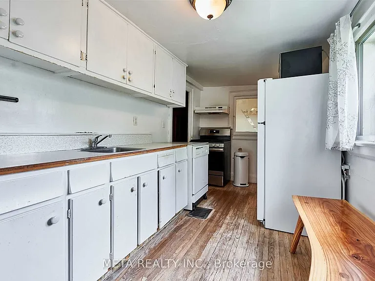 22 Freeman St — Photo 6