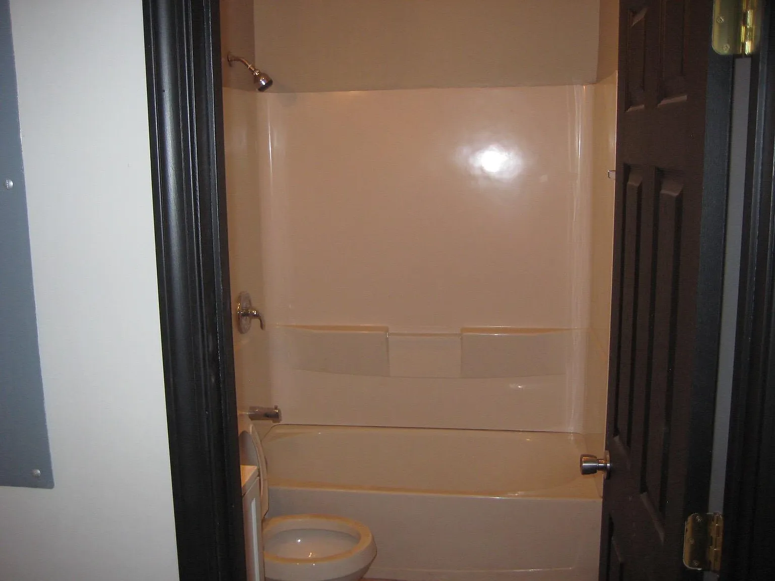 2 bed, 1000 sqft, $875 — Photo 2