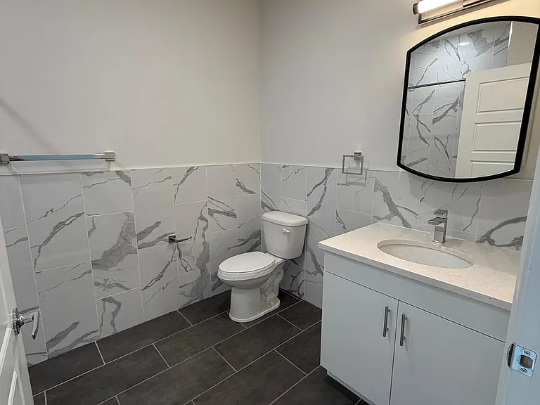 315 Lake St #202 — Photo 7