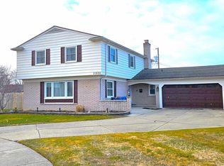 31950 Cambridge Dr, Warren, MI 48093