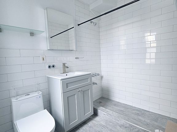 5th image of 25-07 Astoria Blvd #2R