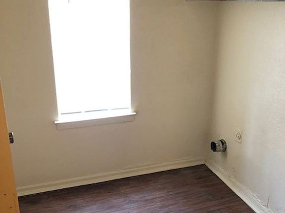 4th image of 1900 Westminster St APT 101