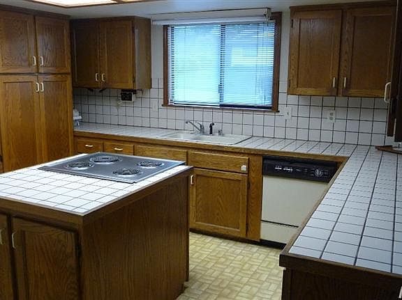 4th image of 4130 River Woods Dr