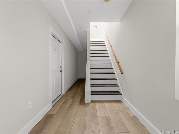 3rd image of 1366 Balcom Ave APT 1